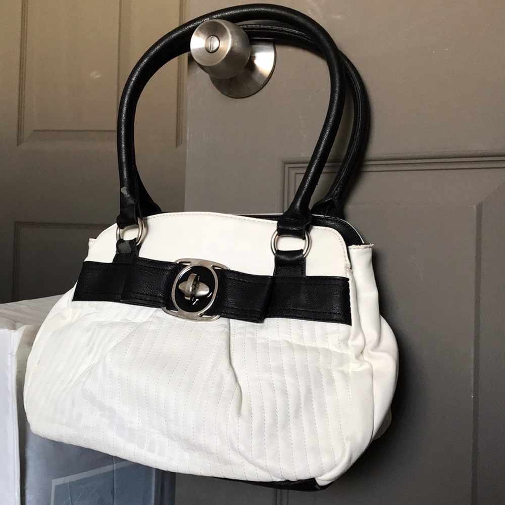 NWOT Elle Shoulder Bag